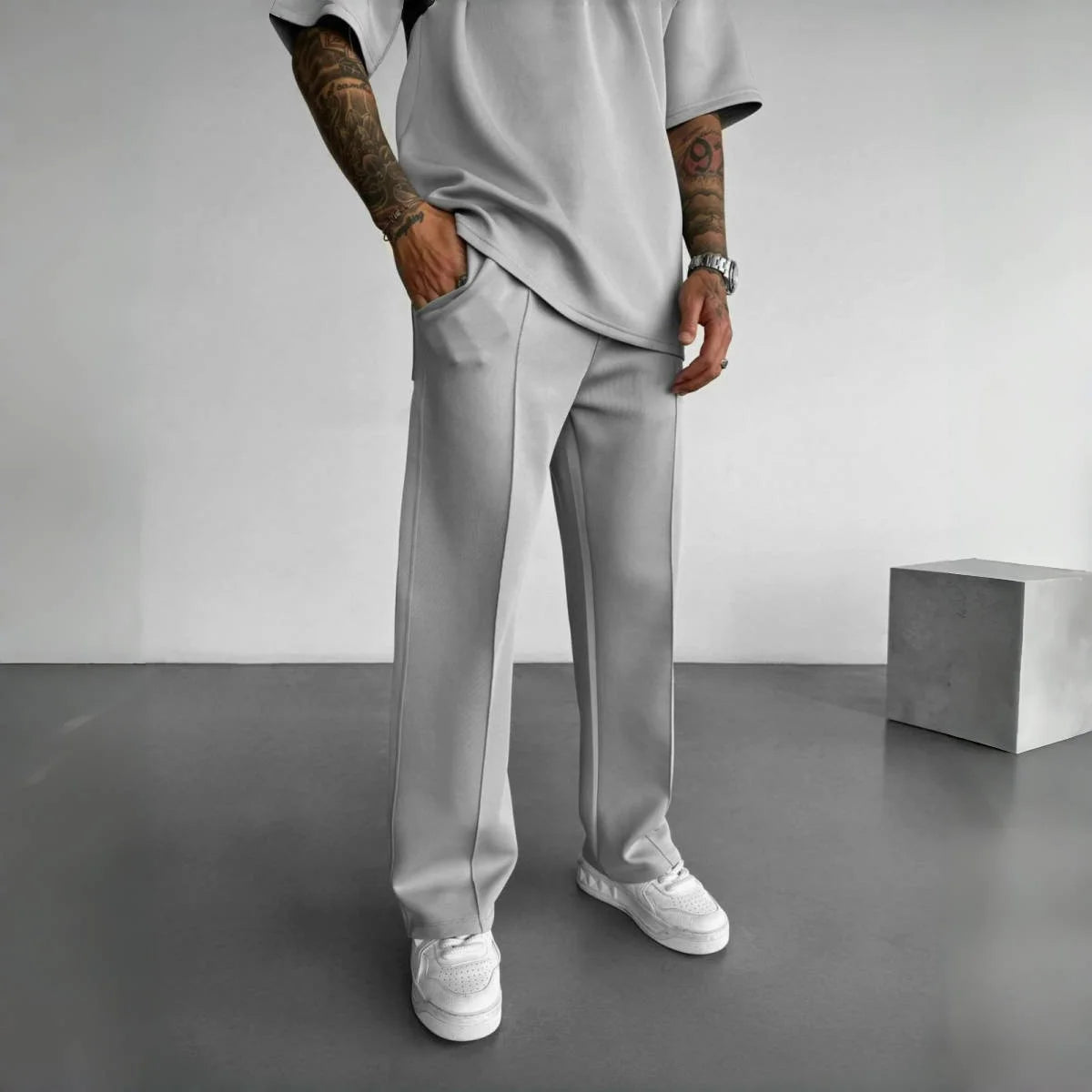 New men's casual pants, stylish and comfortable elastic waist drawstring single-line pleated solid color pocket pants