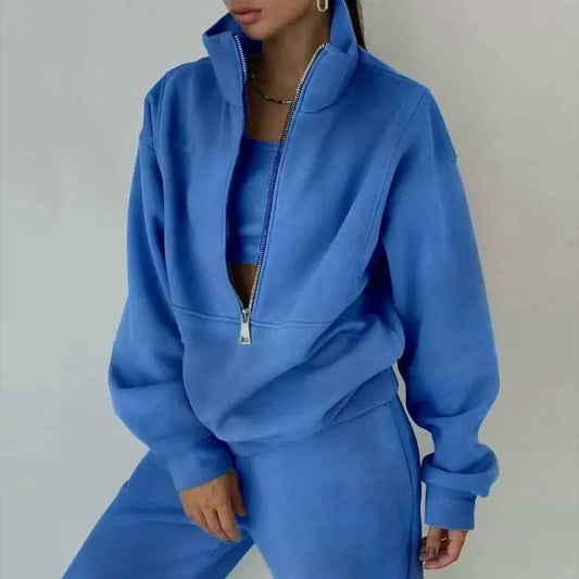 A fashionable and sporty two-piece long-sleeved women's suit, a casual and trendy women's suit