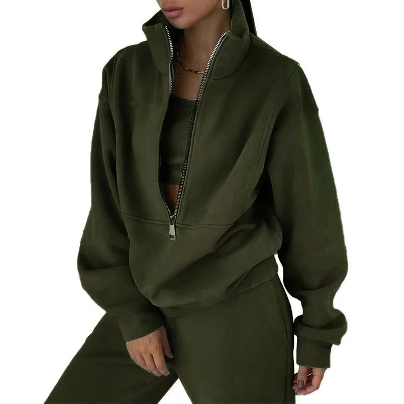A fashionable and sporty two-piece long-sleeved women's suit, a casual and trendy women's suit