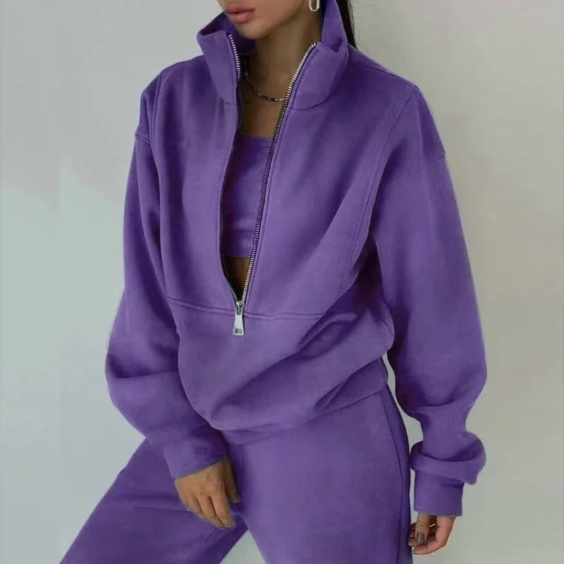 A fashionable and sporty two-piece long-sleeved women's suit, a casual and trendy women's suit
